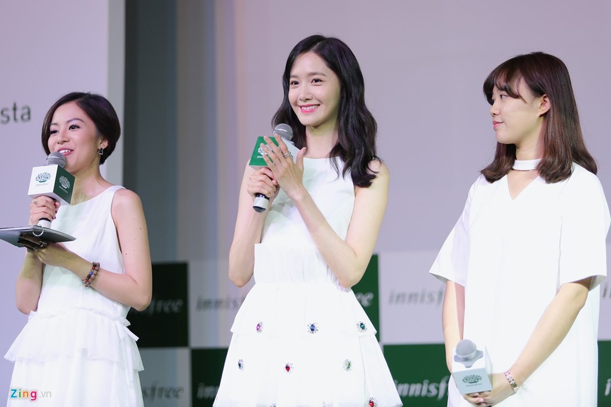 Yoona (SNSD) den tre 2 tieng xuat hien o hop bao 10 phut-Hinh-3